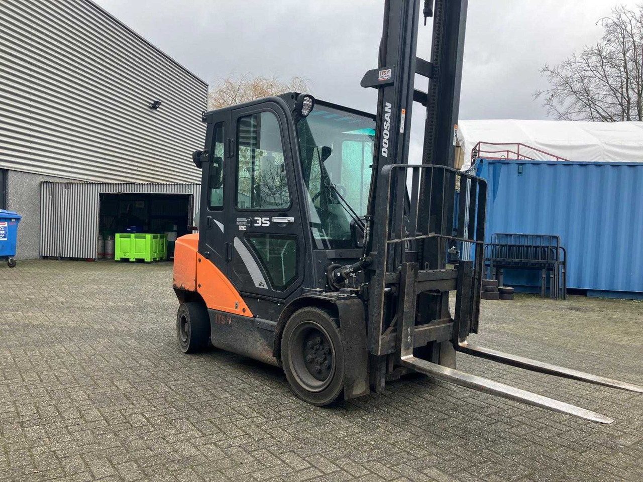 DOOSAN - D35C-7 - FORKLIFT - Forklift: picture 3 DOOSAN - D35C-7 - FORKLIFT - Forklift: picture 3