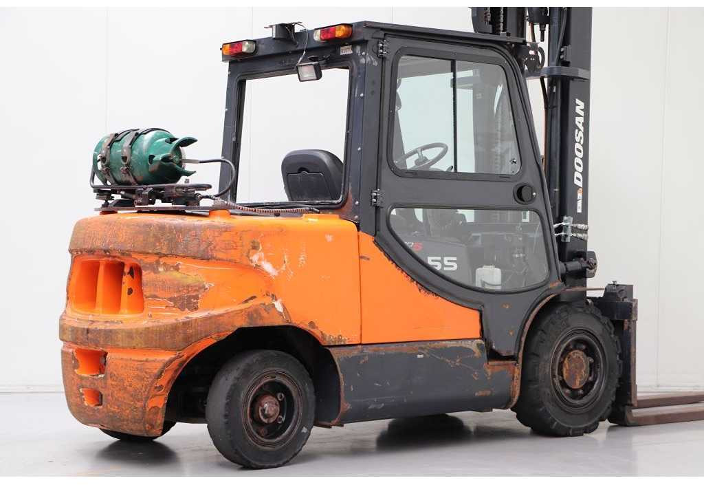 DOOSAN - G55SC-5 - FORKLIFT TRUCK, TRIPLEX, 3RD VALVE, LPG - Forklift: picture 2 DOOSAN - G55SC-5 - FORKLIFT TRUCK, TRIPLEX, 3RD VALVE, LPG - Forklift: picture 2