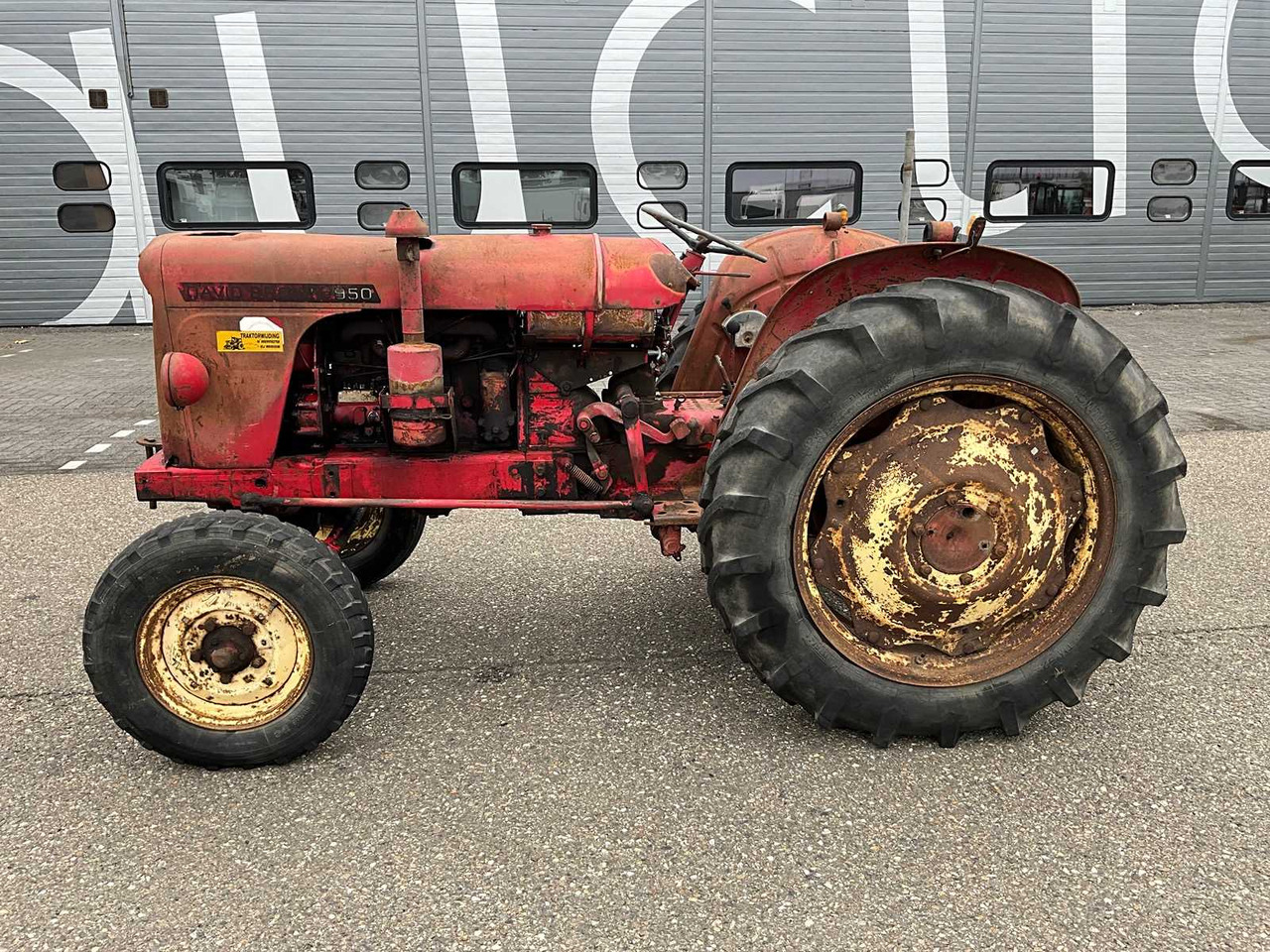 David Brown 950 - Farm tractor: picture 2 David Brown 950 - Farm tractor: picture 2