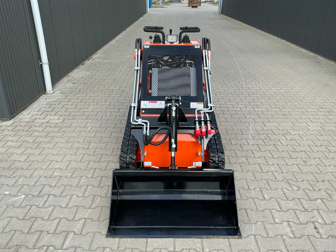 EGN EG36C - Skid steer loader: picture 4 EGN EG36C - Skid steer loader: picture 4