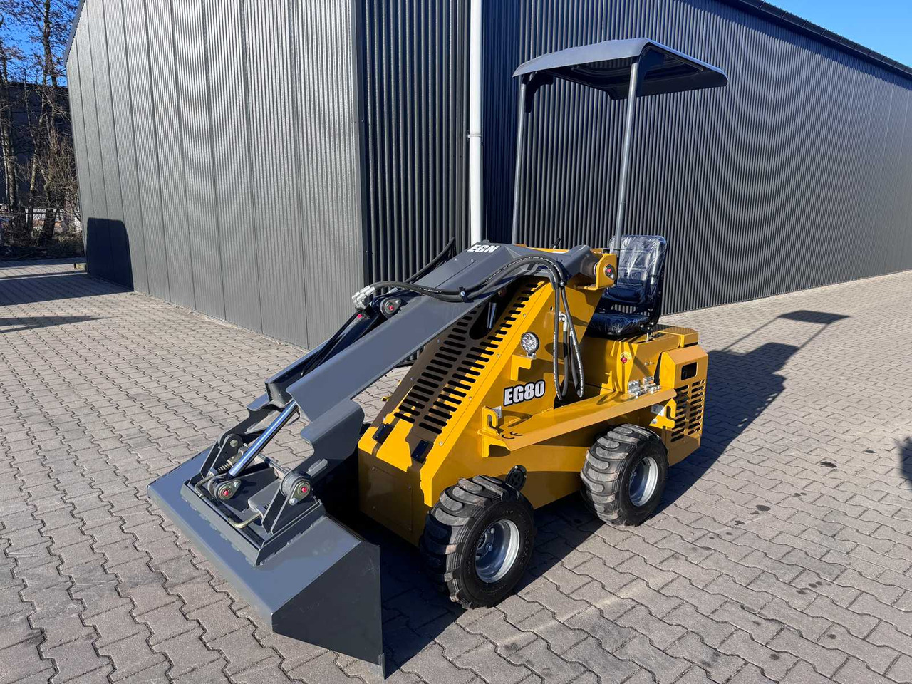 EGN EG80 MINI SHOVEL / MINI LOADER - Compact track loader: picture 3 EGN EG80 MINI SHOVEL / MINI LOADER - Compact track loader: picture 3