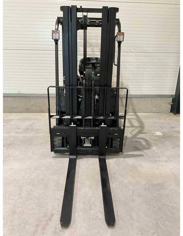 EP - 2025 - EFS 151 - FORKLIFT TRUCK - Forklift: picture 4 EP - 2025 - EFS 151 - FORKLIFT TRUCK - Forklift: picture 4