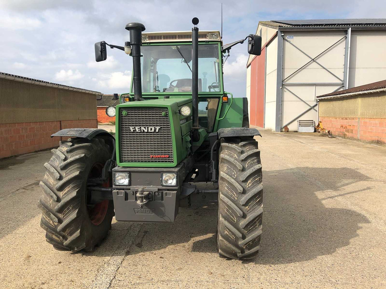 FENDT - FAVORIT 615 LSA TURBOMATIK E - 4WD AGRICULTURAL TRACTOR - 1985 - Farm tractor: picture 4 FENDT - FAVORIT 615 LSA TURBOMATIK E - 4WD AGRICULTURAL TRACTOR - 1985 - Farm tractor: picture 4