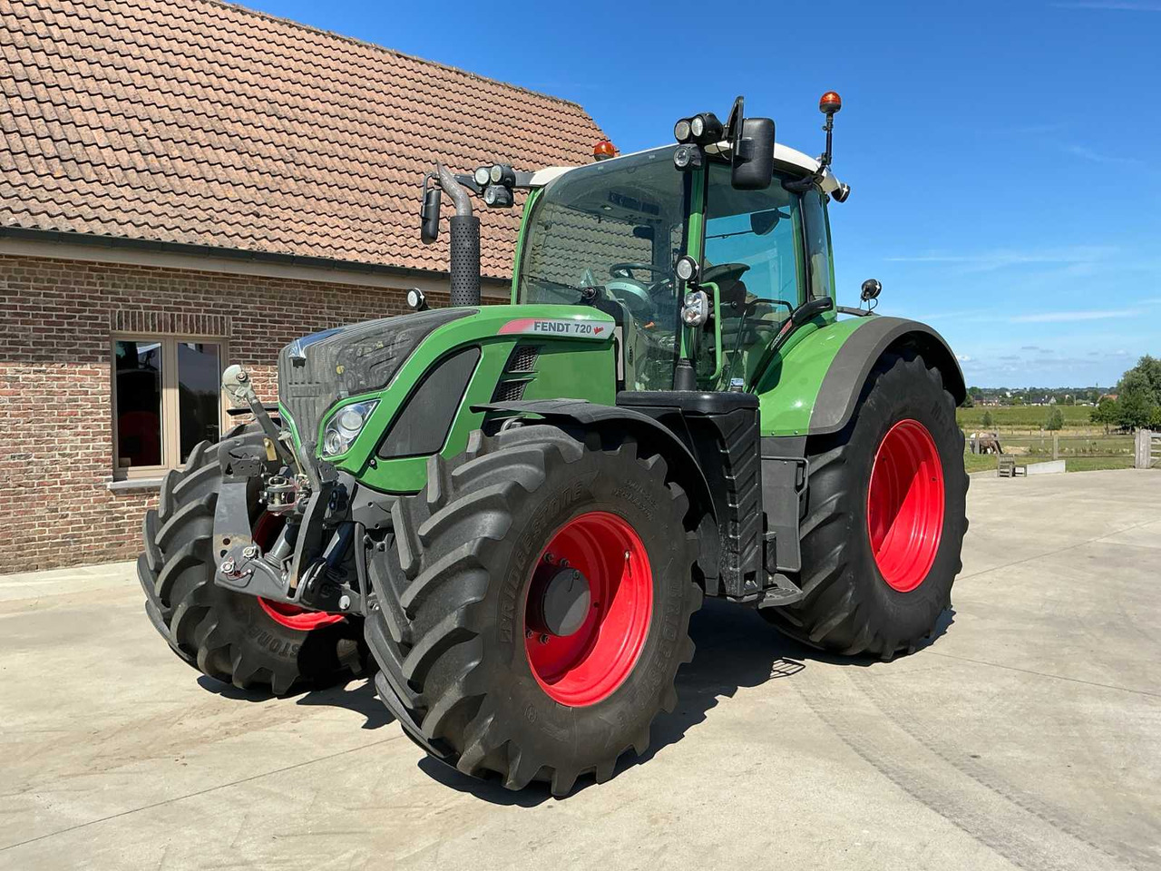Fendt 720 Vario Profi Plus - Farm tractor: picture 1 Fendt 720 Vario Profi Plus - Farm tractor: picture 1