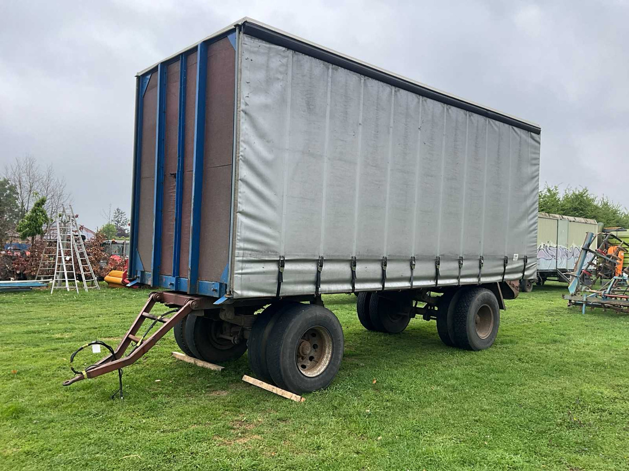Flat car - Farm platform trailer: picture 1 Flat car - Farm platform trailer: picture 1