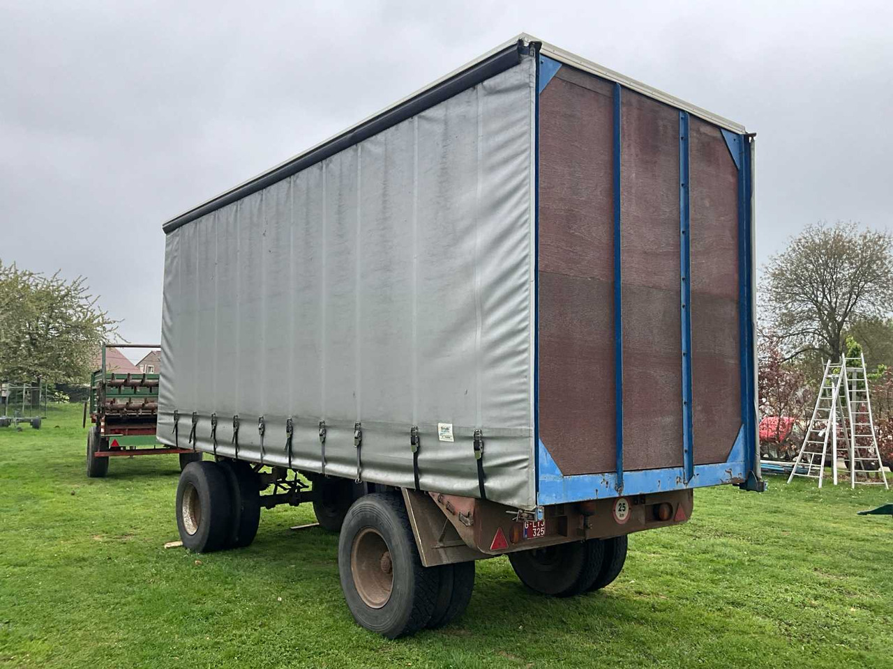 Flat car - Farm platform trailer: picture 4 Flat car - Farm platform trailer: picture 4