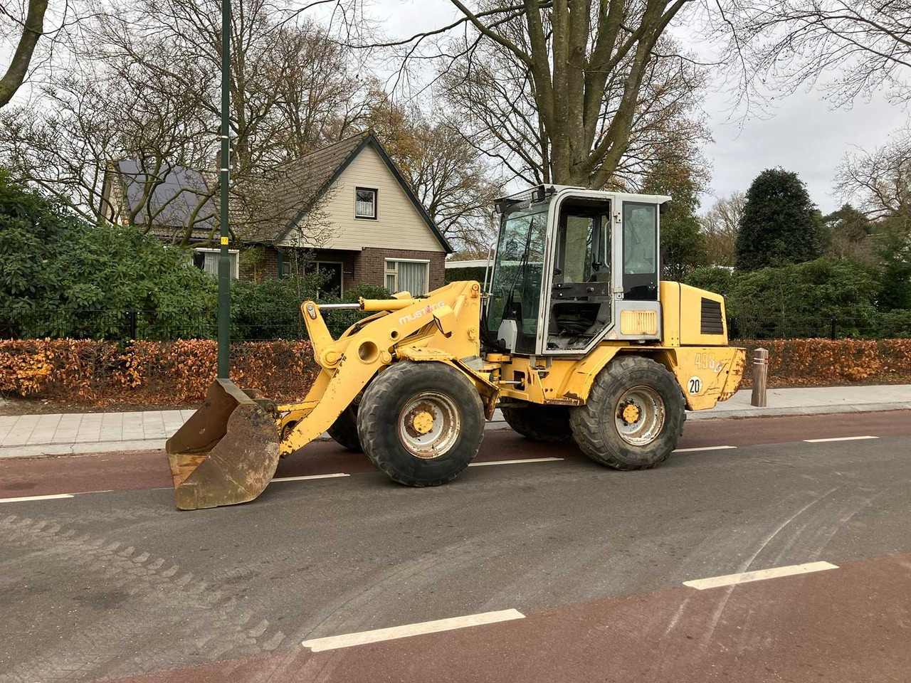 GEHL EUROPE - 2006 - KL498 - SHOVEL - Wheel loader: picture 1 GEHL EUROPE - 2006 - KL498 - SHOVEL - Wheel loader: picture 1