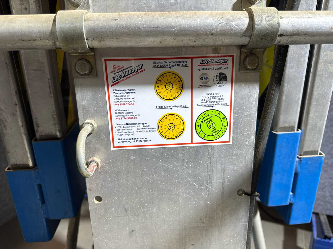 Genie AWP 30S - Aerial platform: picture 5 Genie AWP 30S - Aerial platform: picture 5
