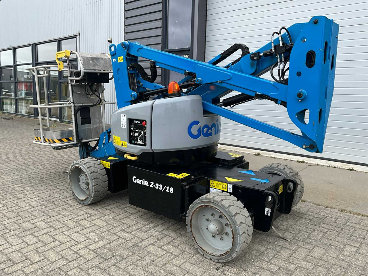 Genie Z-33/18 - Aerial platform: picture 4 Genie Z-33/18 - Aerial platform: picture 4