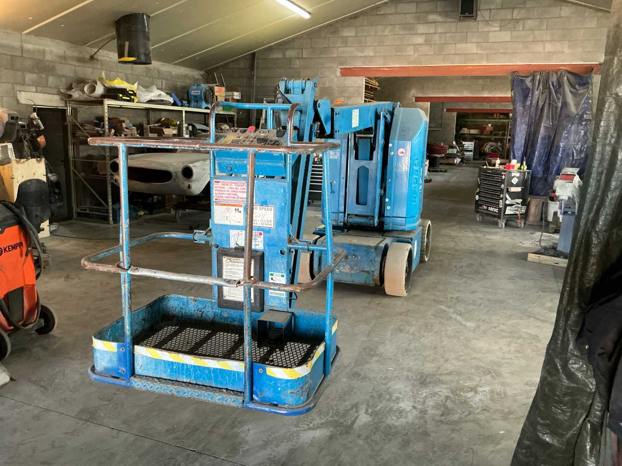 Genie Z30-N - Aerial platform: picture 3 Genie Z30-N - Aerial platform: picture 3