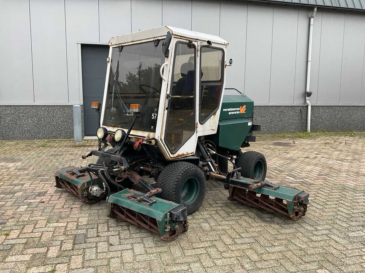 Hayter 930L T44 - Flail mower/ Mulcher: picture 2 Hayter 930L T44 - Flail mower/ Mulcher: picture 2