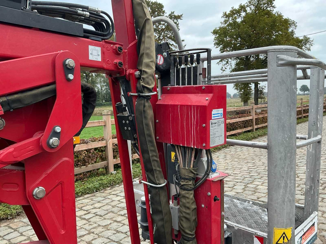 Aerial platform Hinowa GL14.70: picture 11