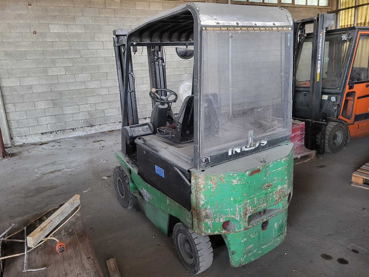 INDOS - E25 SX3.3P - FORKLIFT TRUCKS - 1999 - Forklift: picture 1 INDOS - E25 SX3.3P - FORKLIFT TRUCKS - 1999 - Forklift: picture 1