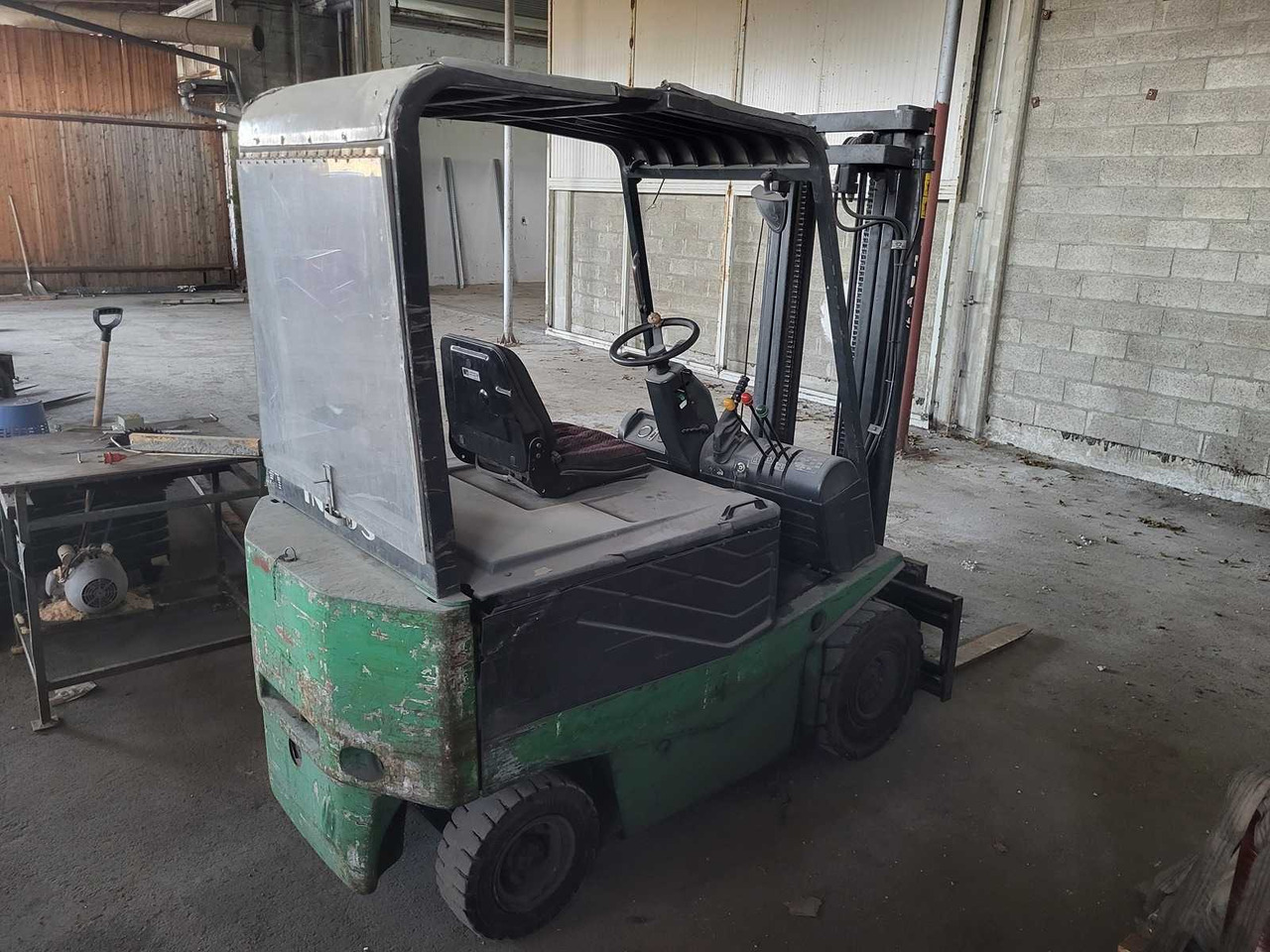 INDOS - E25 SX3.3P - FORKLIFT TRUCKS - 1999 - Forklift: picture 3 INDOS - E25 SX3.3P - FORKLIFT TRUCKS - 1999 - Forklift: picture 3