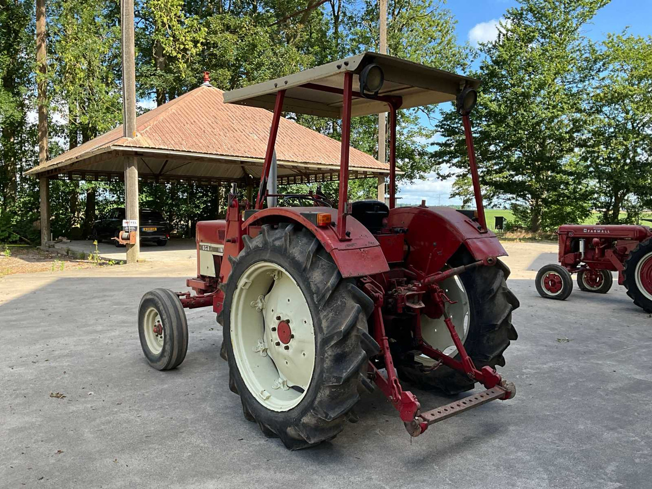 International 633 - Farm tractor: picture 4 International 633 - Farm tractor: picture 4