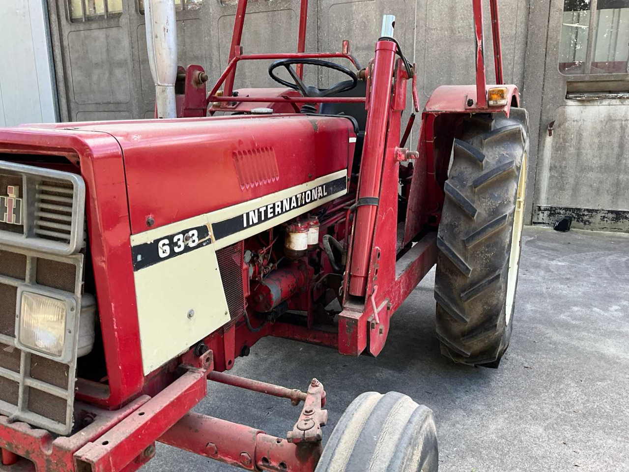 International 633 - Farm tractor: picture 5 International 633 - Farm tractor: picture 5