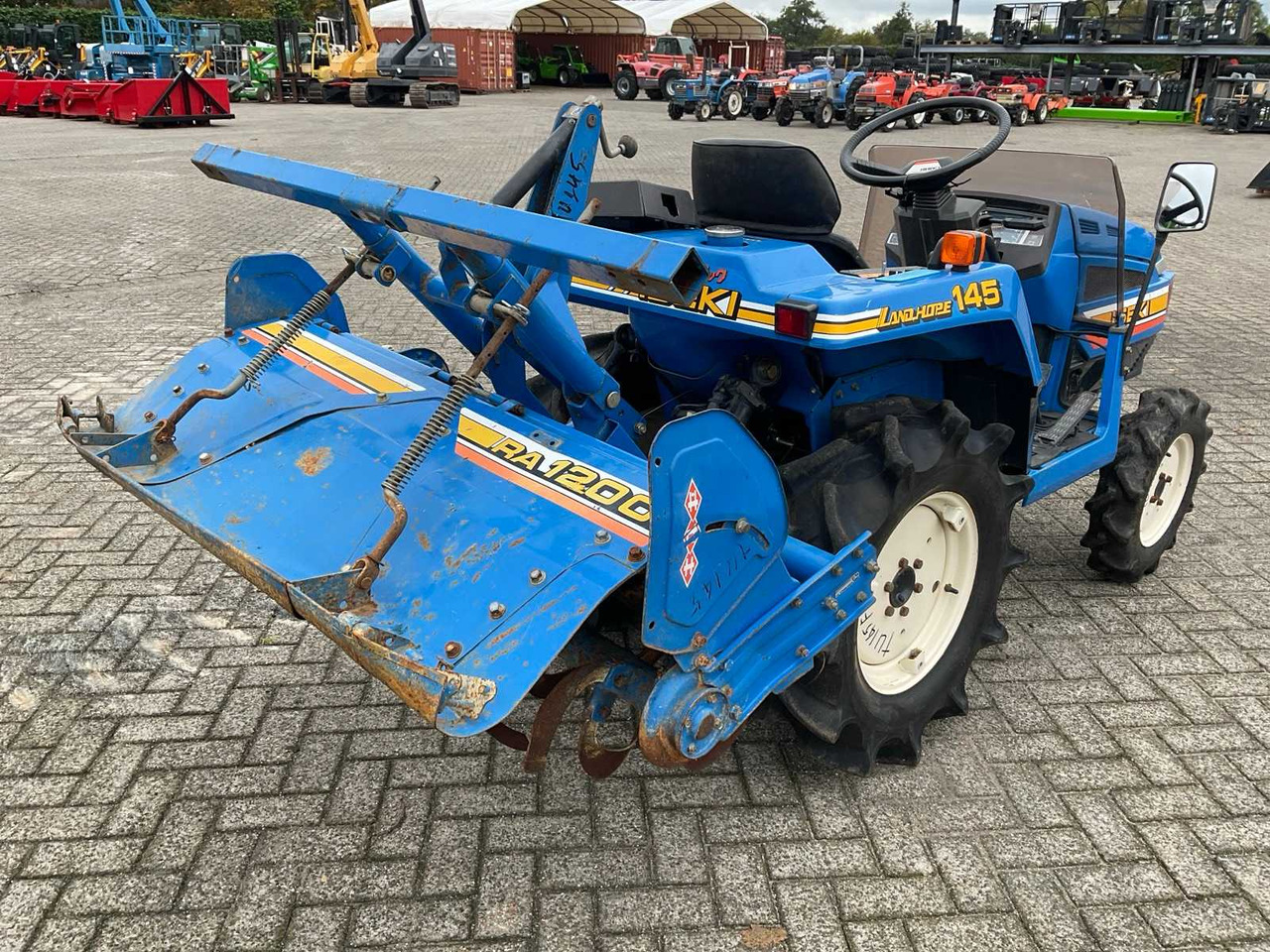 Iseki Landhope 145 - Compact tractor: picture 3 Iseki Landhope 145 - Compact tractor: picture 3