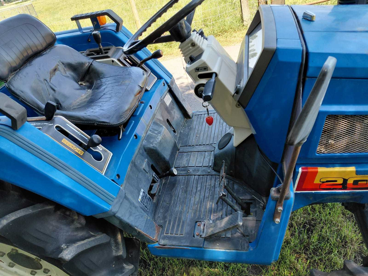 Iseki TU200 Landhope - Compact tractor: picture 5 Iseki TU200 Landhope - Compact tractor: picture 5