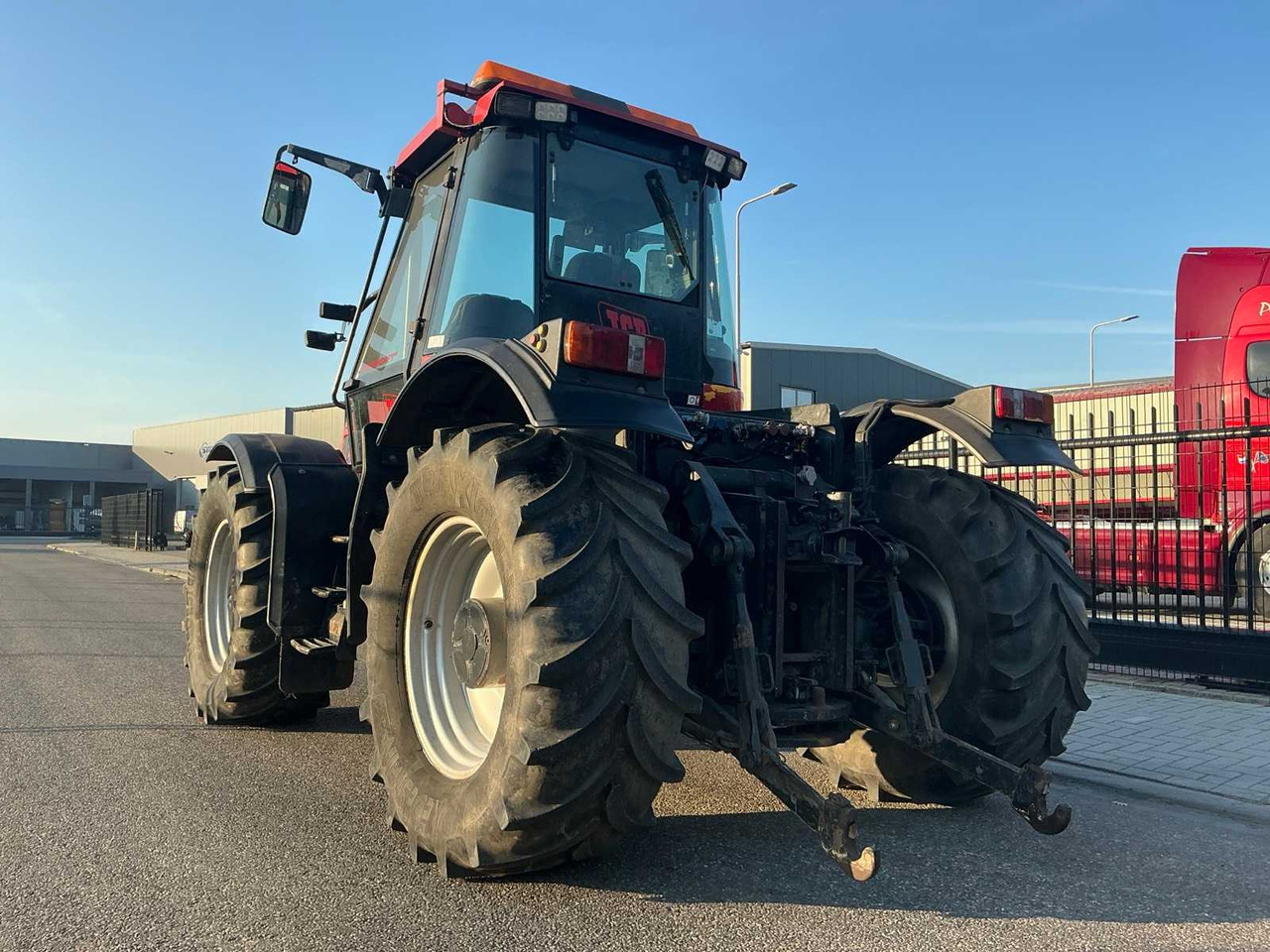 JCB Fastrac 2135 4WS - Farm tractor: picture 3 JCB Fastrac 2135 4WS - Farm tractor: picture 3