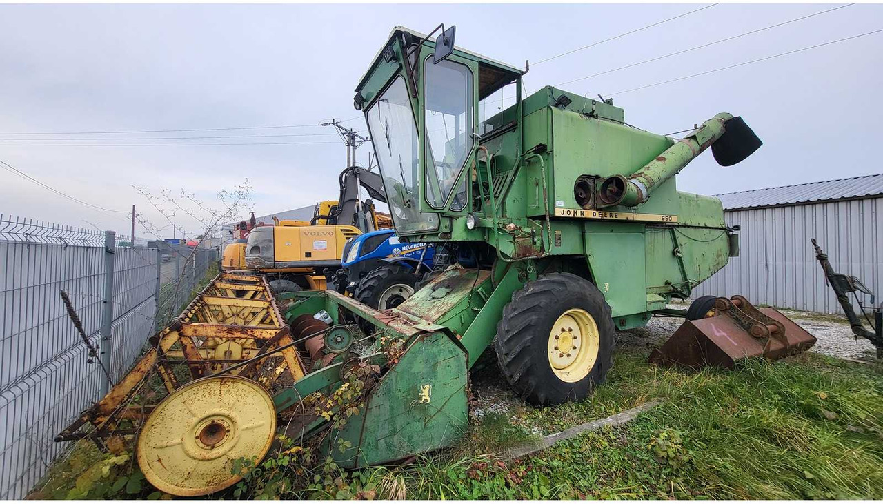 JOHN DEERE 950 COMBINE HARVESTER - Combine harvester: picture 1 JOHN DEERE 950 COMBINE HARVESTER - Combine harvester: picture 1