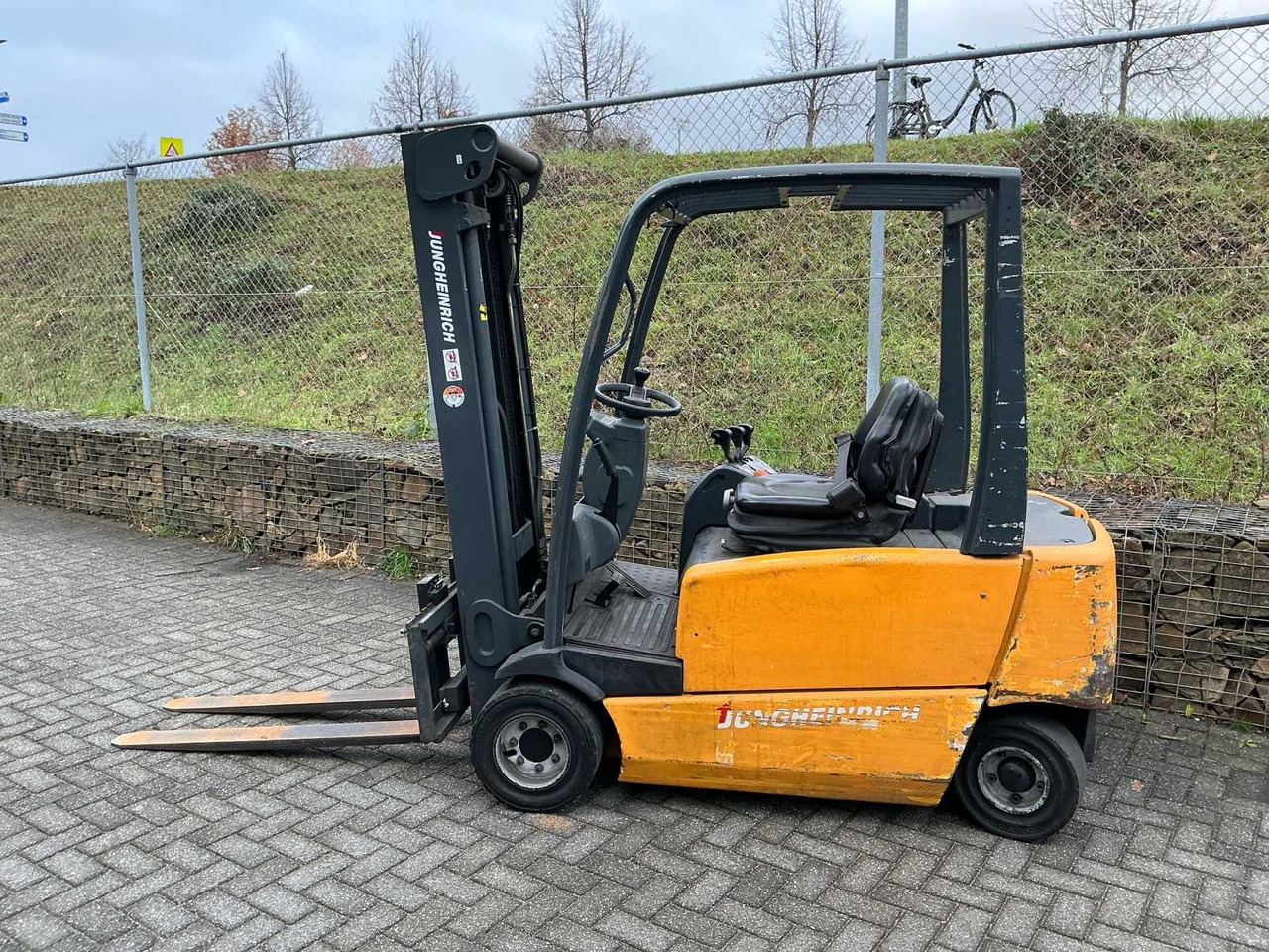 JUNGHEINRICH EFG 216 FORKLIFT - Forklift: picture 2 JUNGHEINRICH EFG 216 FORKLIFT - Forklift: picture 2