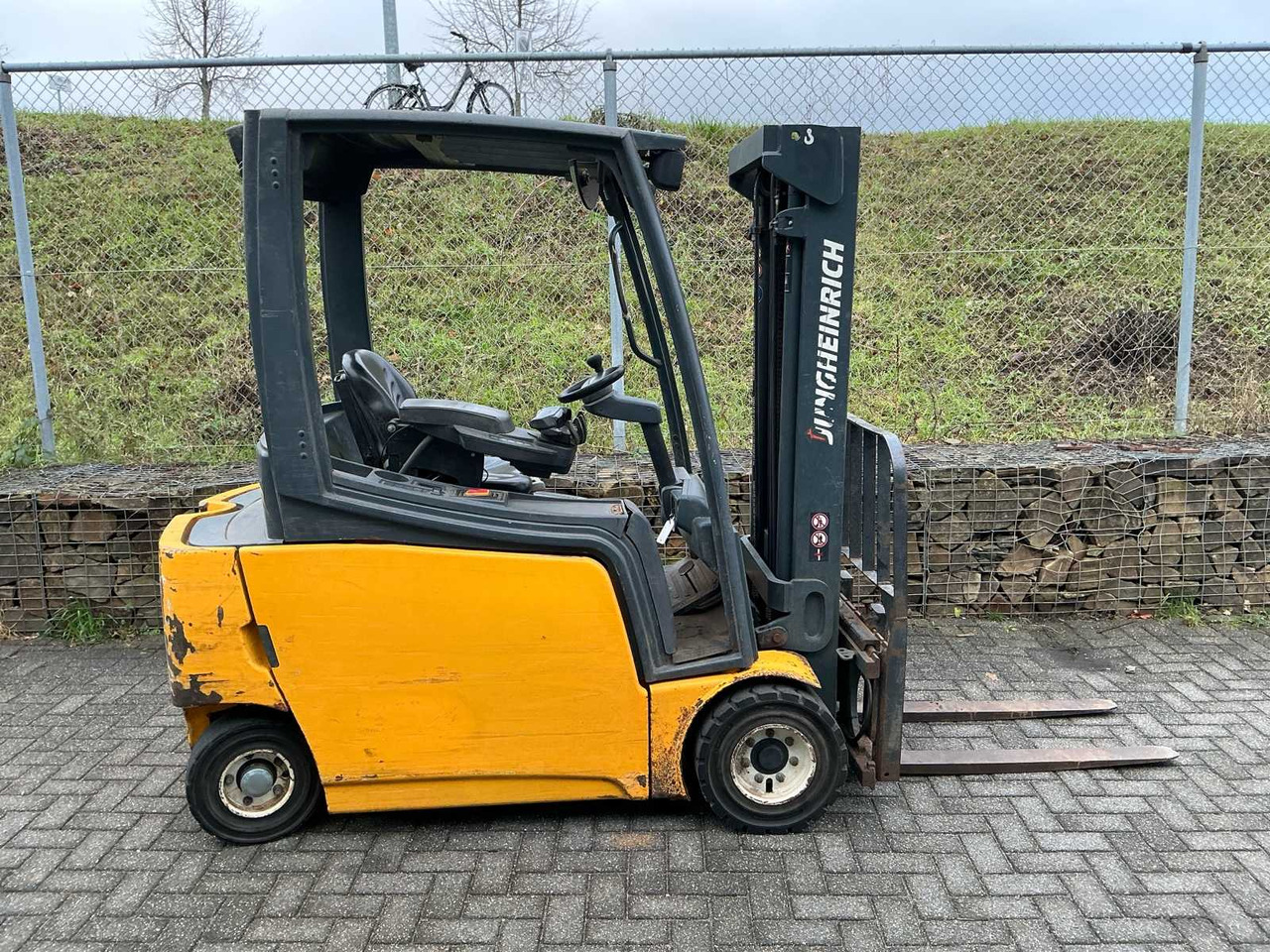 JUNGHEINRICH EFG 320 FORKLIFT - Forklift: picture 5 JUNGHEINRICH EFG 320 FORKLIFT - Forklift: picture 5