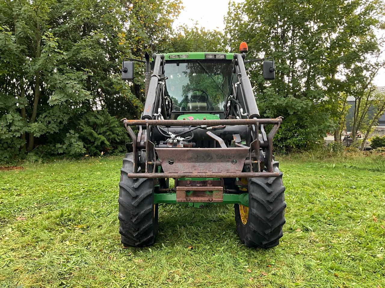 John Deere 6200 - Farm tractor: picture 3 John Deere 6200 - Farm tractor: picture 3