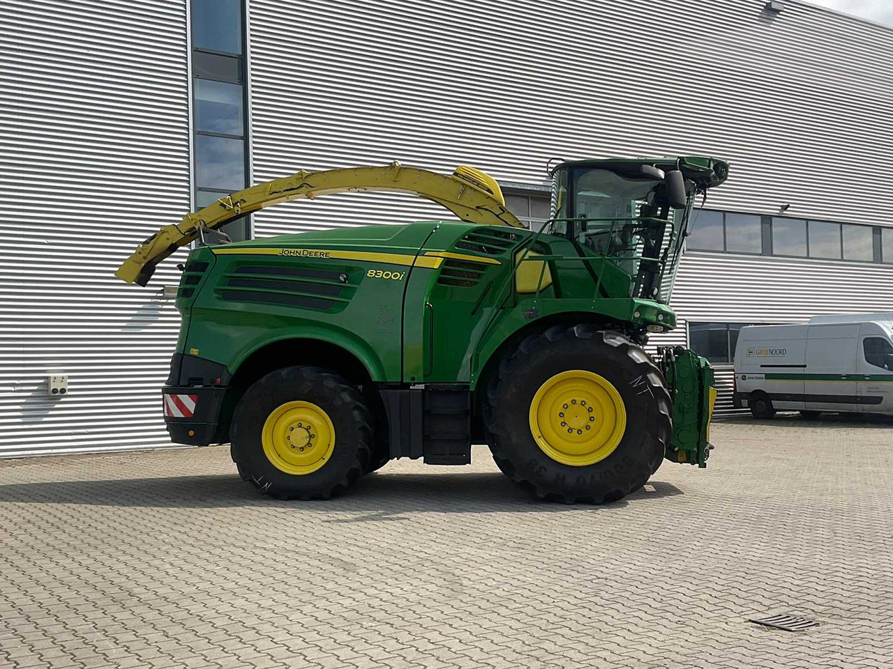 John Deere 8300i - Forage harvester: picture 4 John Deere 8300i - Forage harvester: picture 4