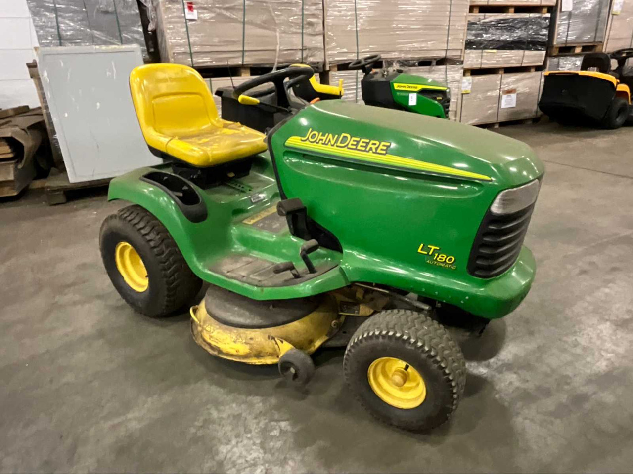 John Deere LT180 automatic - Garden mower: picture 4 John Deere LT180 automatic - Garden mower: picture 4