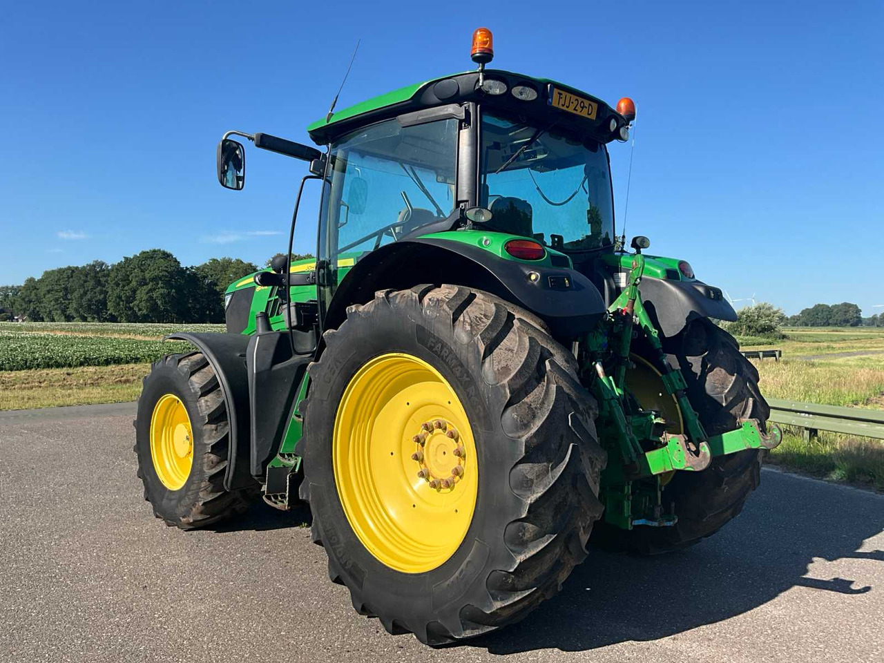 Farm tractor John deere 6170 R: picture 6