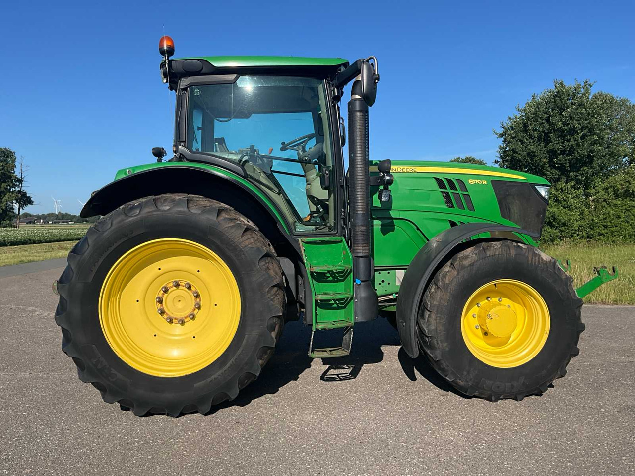 Farm tractor John deere 6170 R: picture 17