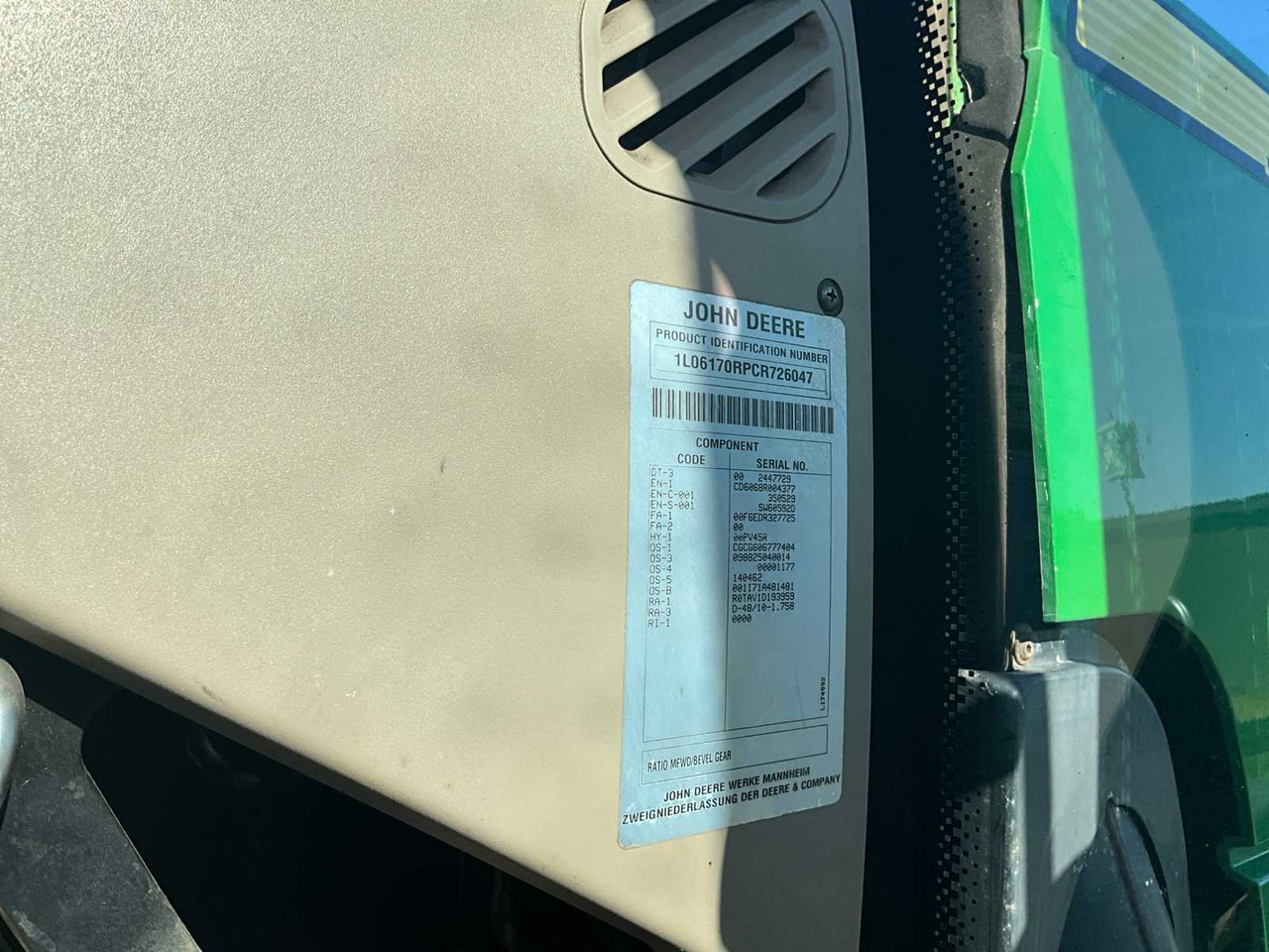 Farm tractor John deere 6170 R: picture 42