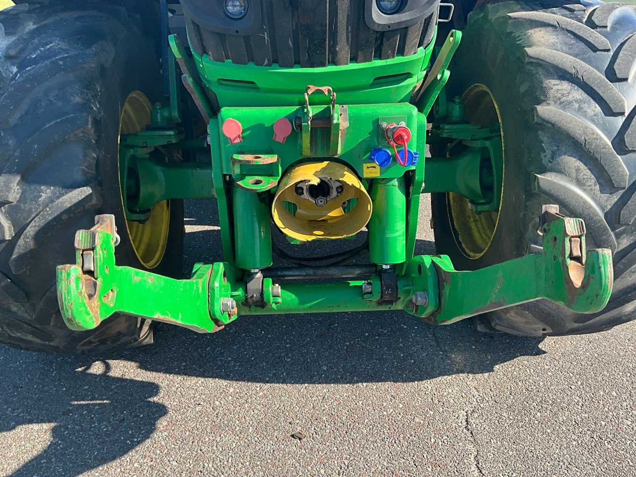 Farm tractor John deere 6170 R: picture 12