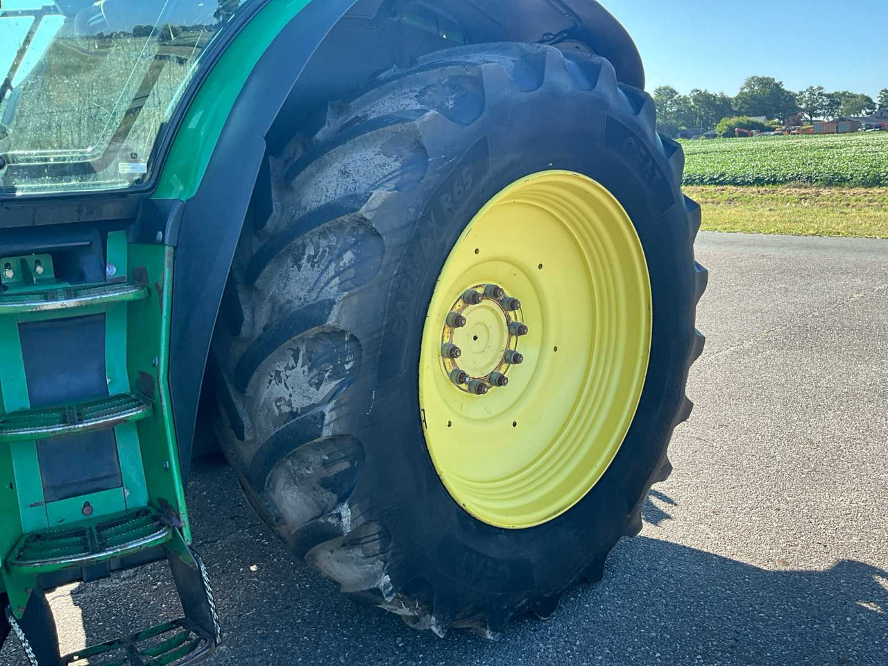Farm tractor John deere 6170 R: picture 25