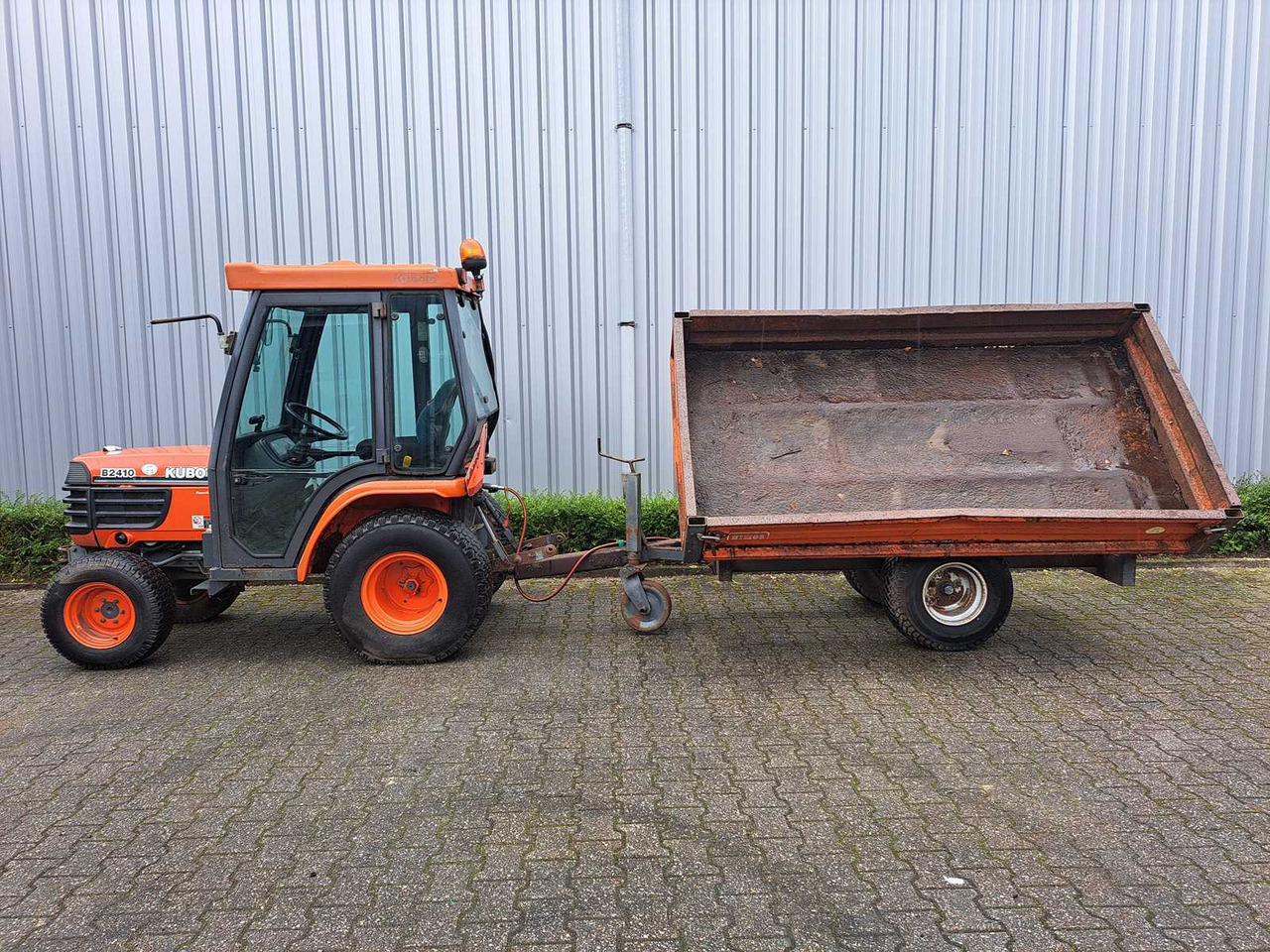 Kubota B4 - Compact tractor: picture 3 Kubota B4 - Compact tractor: picture 3