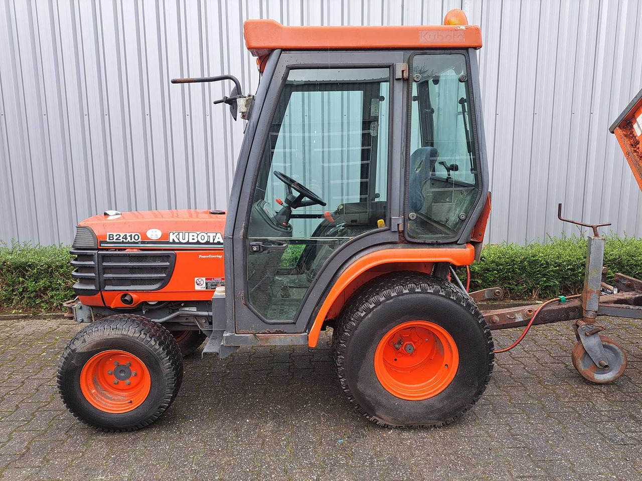 Kubota B4 - Compact tractor: picture 4 Kubota B4 - Compact tractor: picture 4