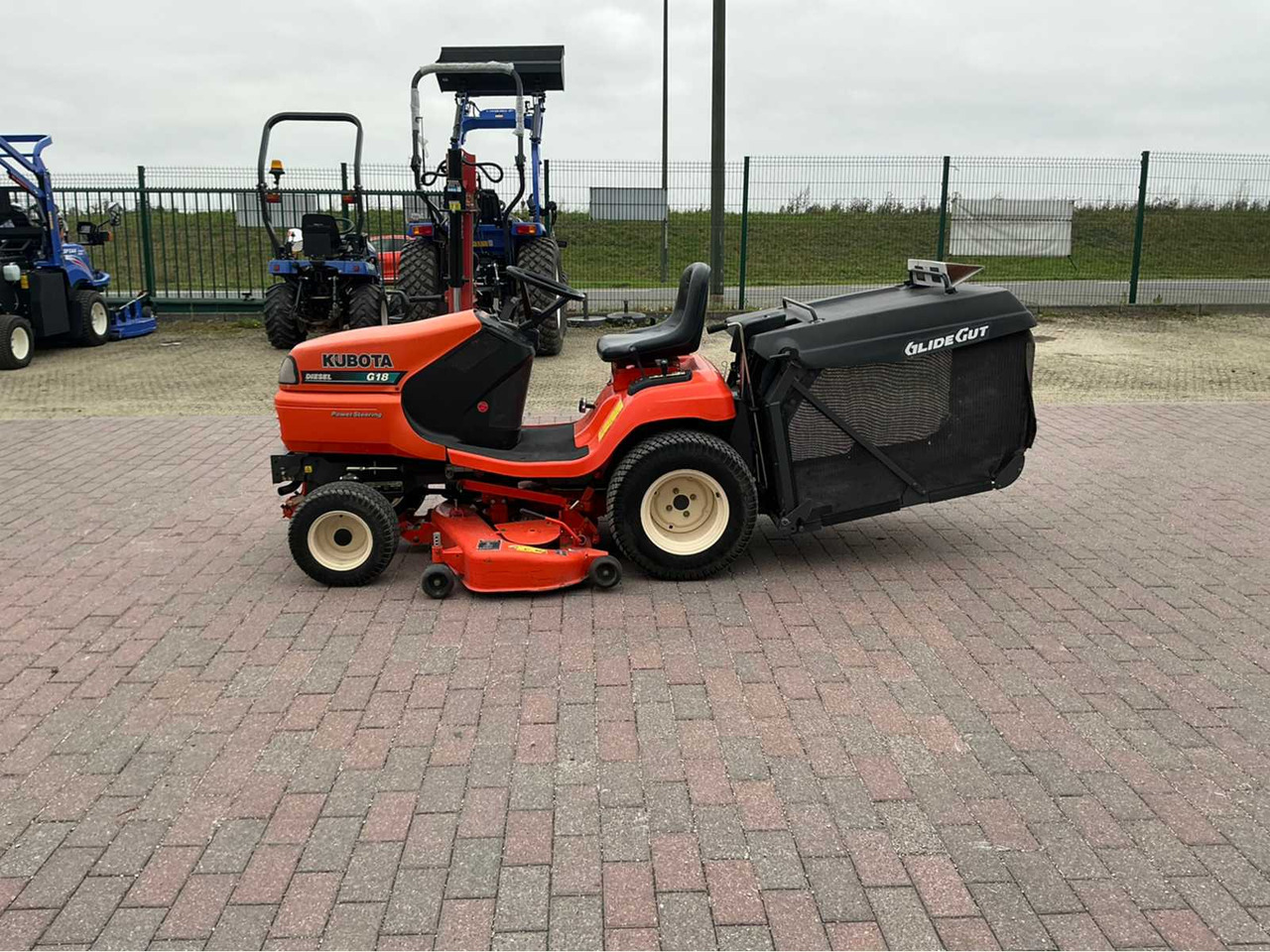 Kubota G18 Tondeuse autoportée - Flail mower/ Mulcher: picture 3 Kubota G18 Tondeuse autoportée - Flail mower/ Mulcher: picture 3
