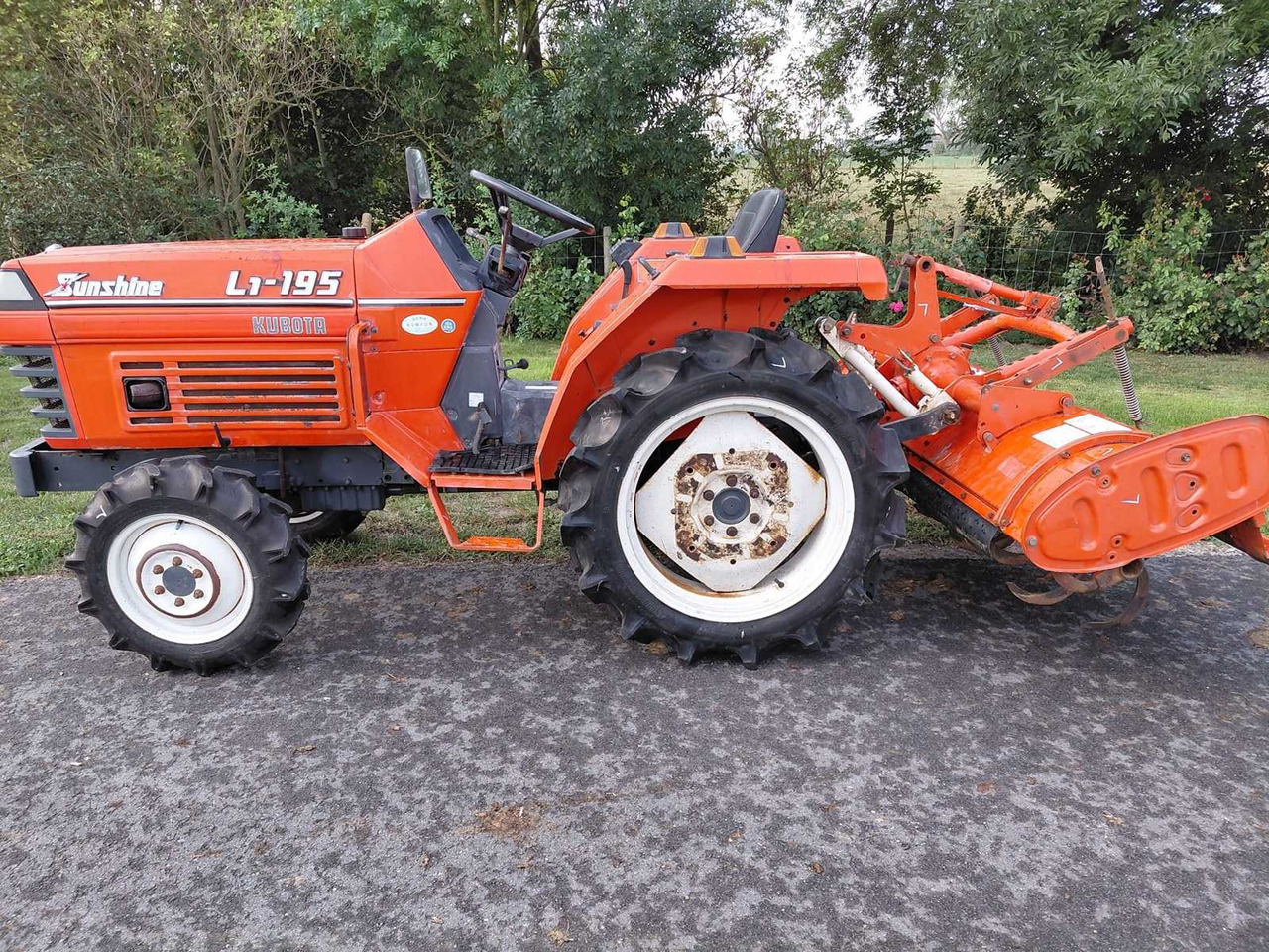 Kubota L1-18 - Compact tractor: picture 1 Kubota L1-18 - Compact tractor: picture 1