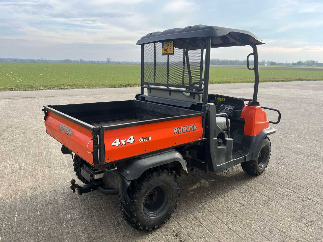 Kubota RTV900 - Farm trailer: picture 3 Kubota RTV900 - Farm trailer: picture 3