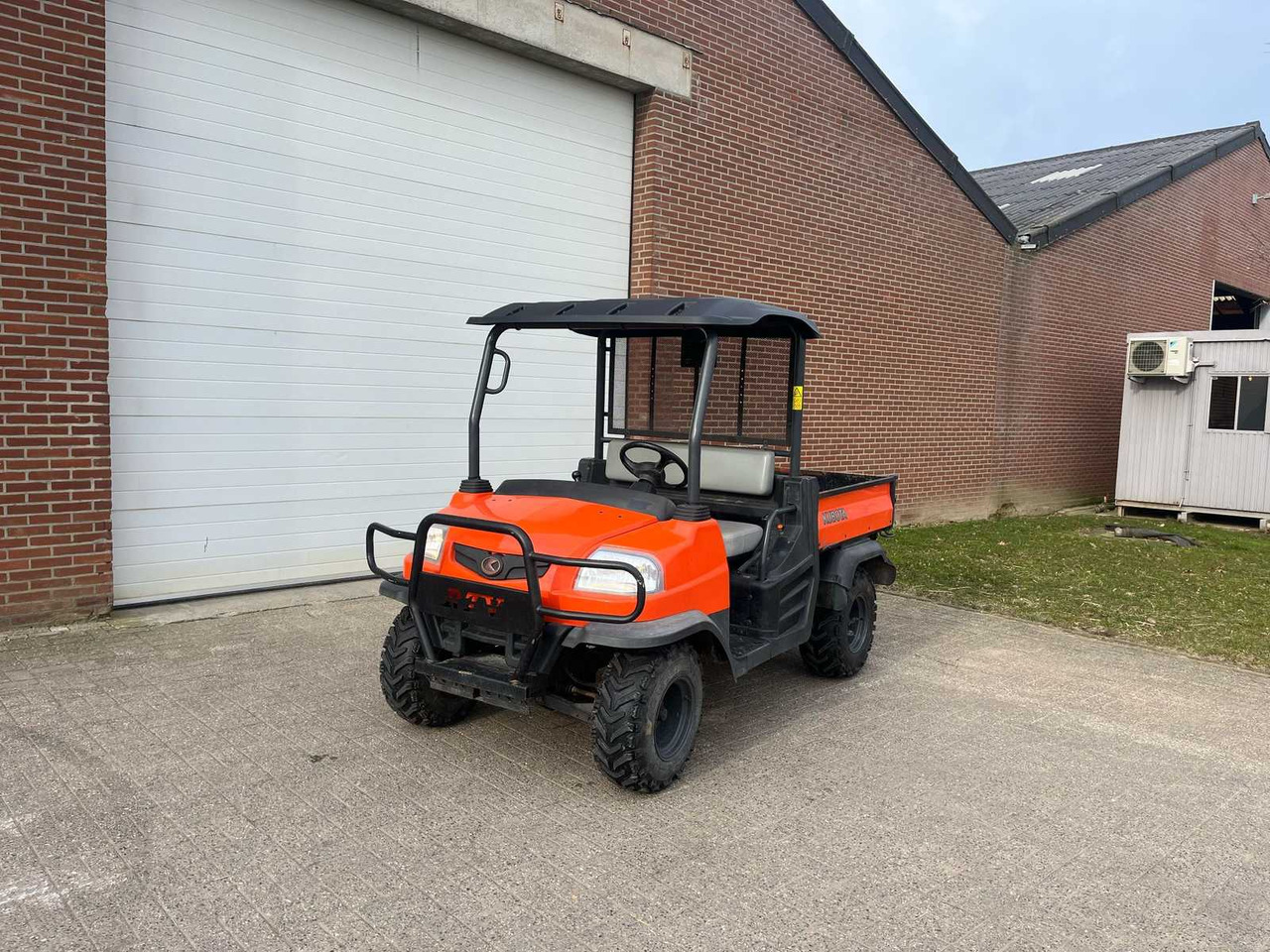 Kubota RTV900 - Farm trailer: picture 2 Kubota RTV900 - Farm trailer: picture 2