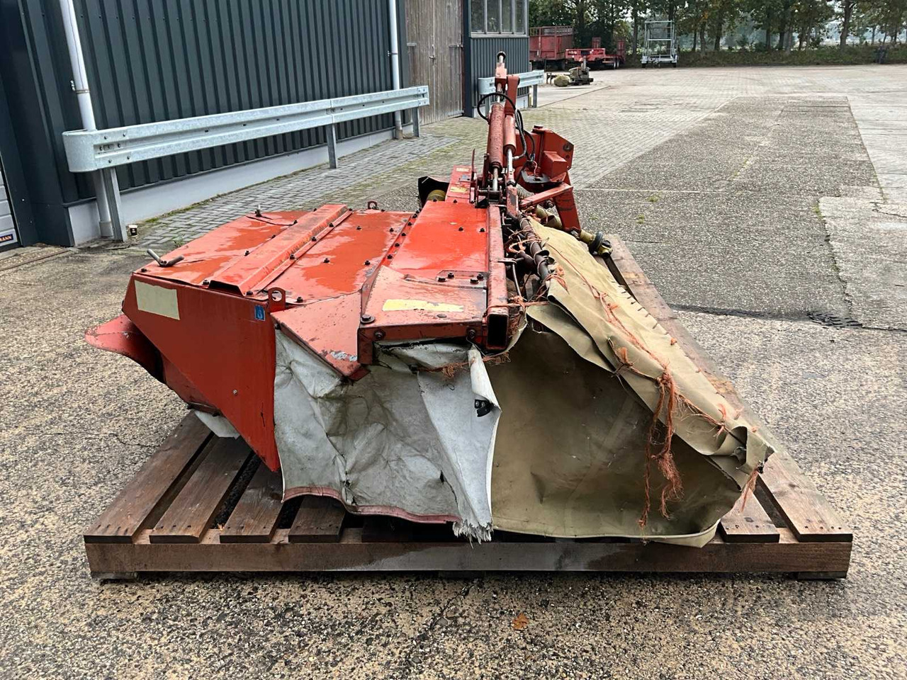 Kuhn FC 240 P - Flail mower/ Mulcher: picture 4 Kuhn FC 240 P - Flail mower/ Mulcher: picture 4
