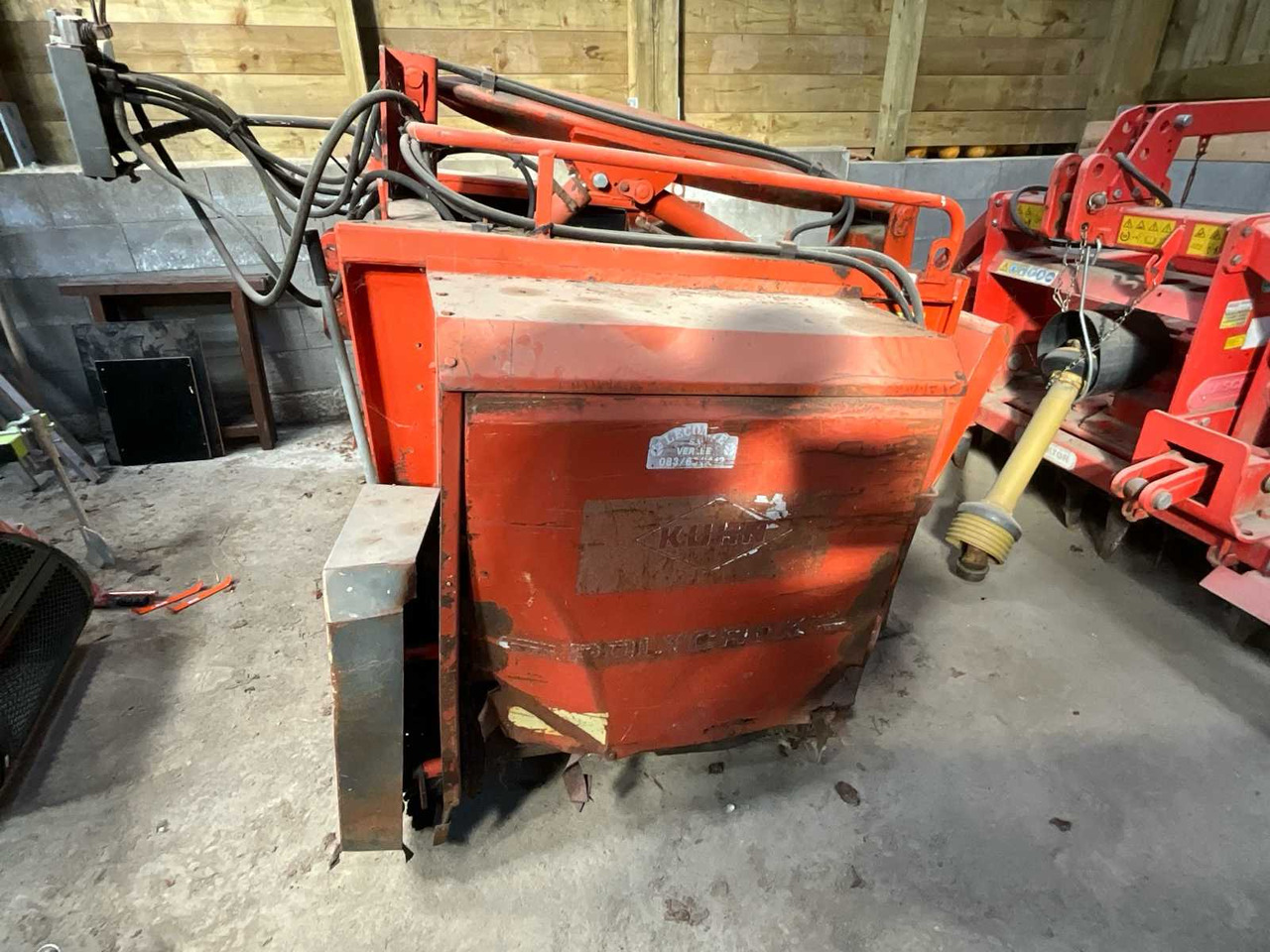 Kuhn Polycrok - Livestock equipment: picture 2 Kuhn Polycrok - Livestock equipment: picture 2