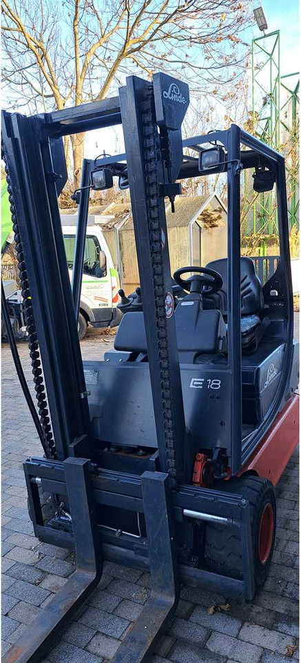 LINDE - E18C-02 - 2004 - FORKLIFT TRUCKS - Forklift: picture 3 LINDE - E18C-02 - 2004 - FORKLIFT TRUCKS - Forklift: picture 3