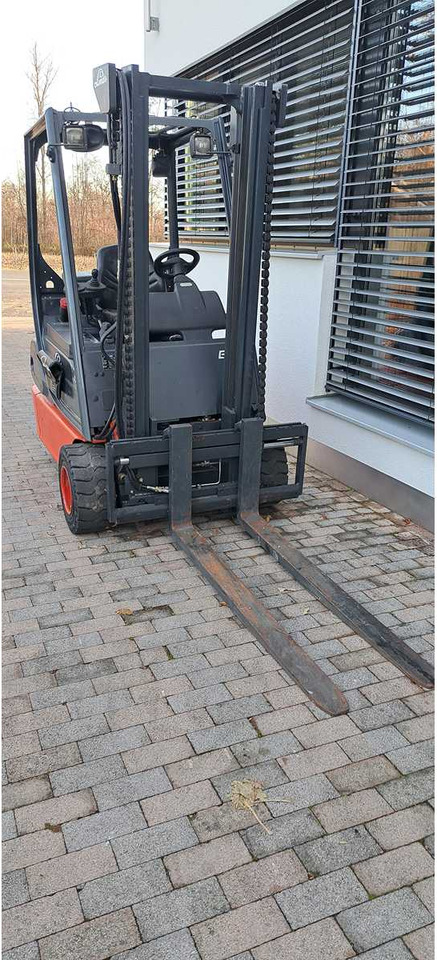 LINDE - E18C-02 - 2004 - FORKLIFT TRUCKS - Forklift: picture 2 LINDE - E18C-02 - 2004 - FORKLIFT TRUCKS - Forklift: picture 2