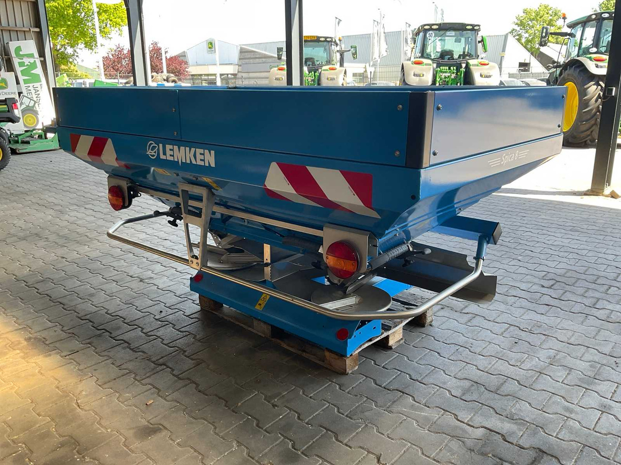 Lemken Spica 8 - Fertilizer spreader: picture 5 Lemken Spica 8 - Fertilizer spreader: picture 5