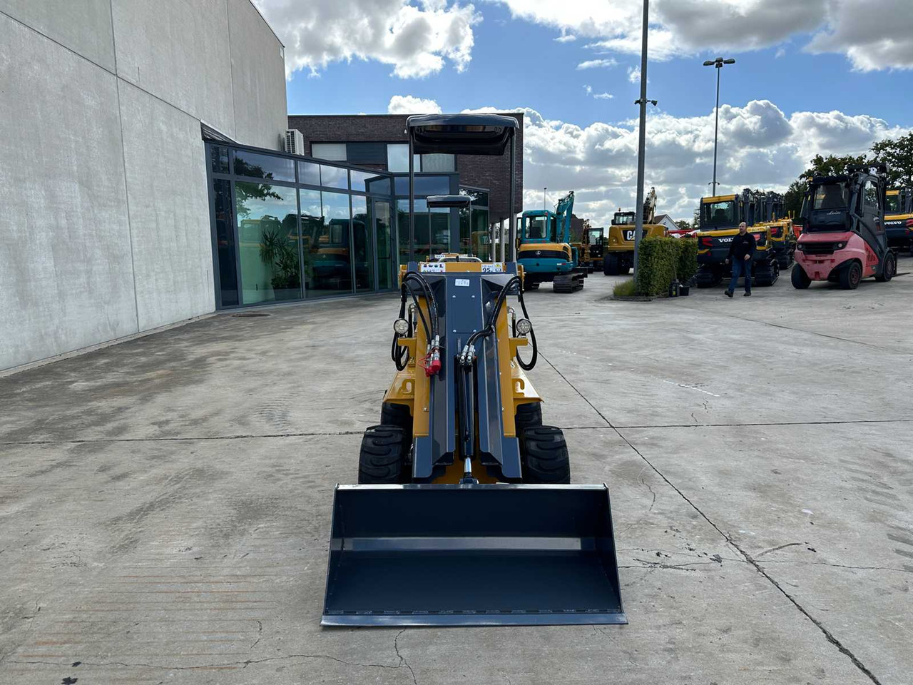 MACHPRO - 2025 - MP-S800 - MACHPRO MP-S800 - Compact track loader: picture 2 MACHPRO - 2025 - MP-S800 - MACHPRO MP-S800 - Compact track loader: picture 2