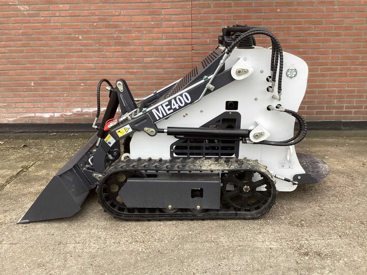 ME power ME 400 - Skid steer loader: picture 1 ME power ME 400 - Skid steer loader: picture 1