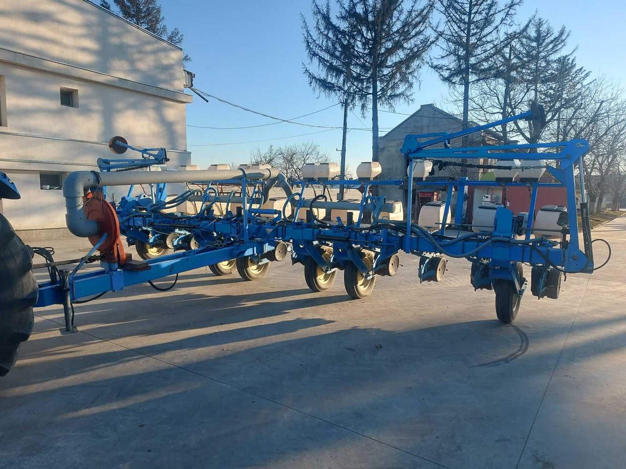 MONOSEM - Sowing equipment: picture 2 MONOSEM - Sowing equipment: picture 2