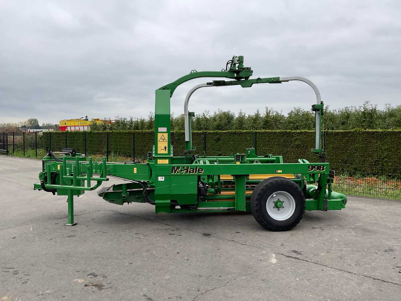 McHale 998 - Bale wrapper: picture 3 McHale 998 - Bale wrapper: picture 3