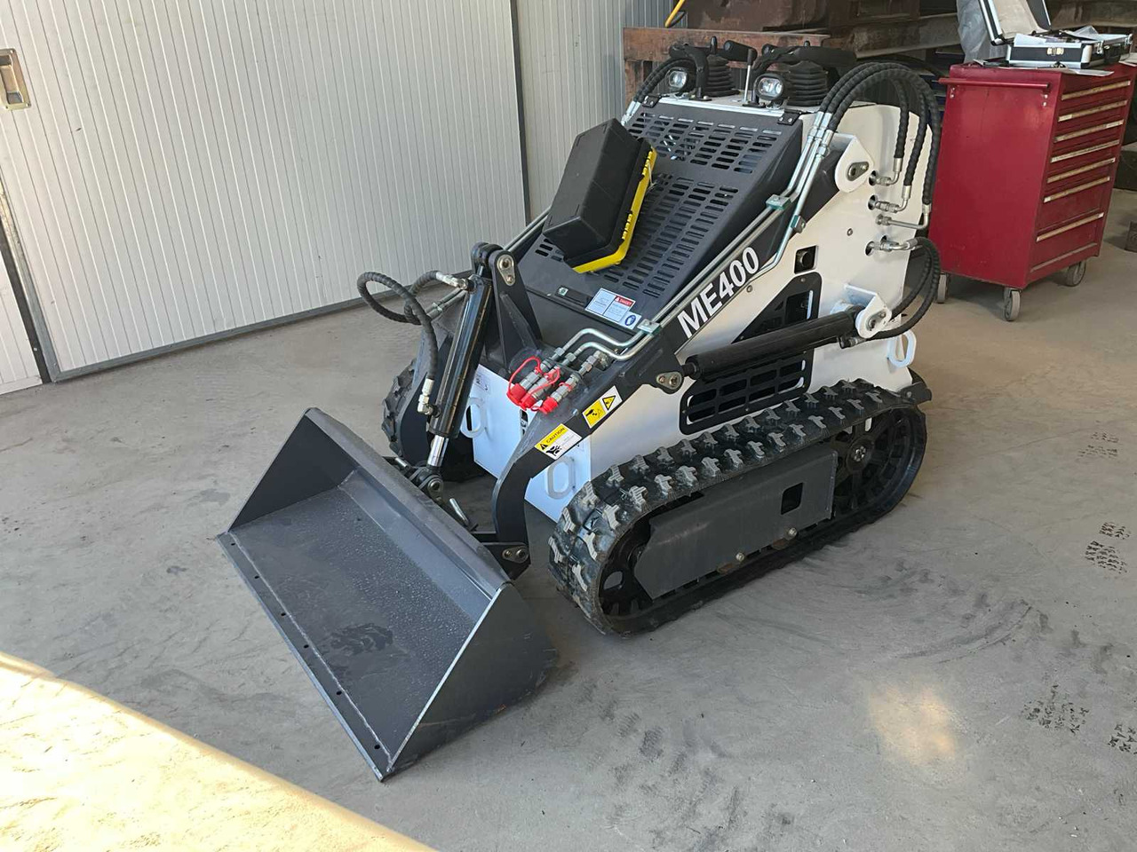 Me Power ME400 - Skid steer loader: picture 1 Me Power ME400 - Skid steer loader: picture 1